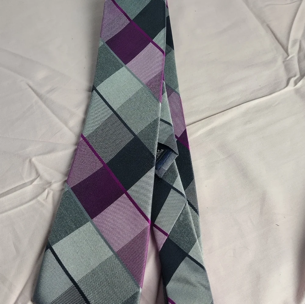 Michael Kors Tie Silk Blend Pink Purple Plaid Men Necktie Suit Formal 56.5 x3.25